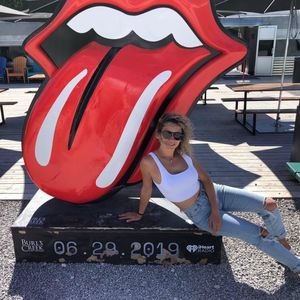 Meet your Posher, Cassandra